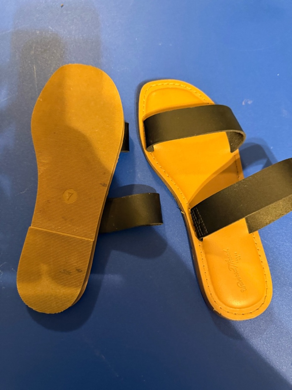 Universal Thread Black Strap Tan Slide Sandals